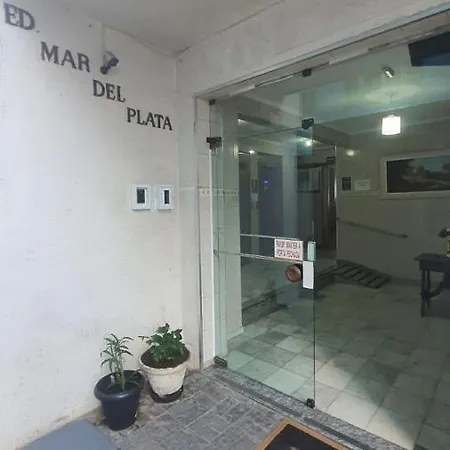 Boqueirao Praia Mar - 250 Metros Da Praia - 2 Dormitorios - 100M² - Com Wi Fi - Na Avenida Do Comercio Do Centro - Estacionamento Gratuito Praia Grande  Exterior photo